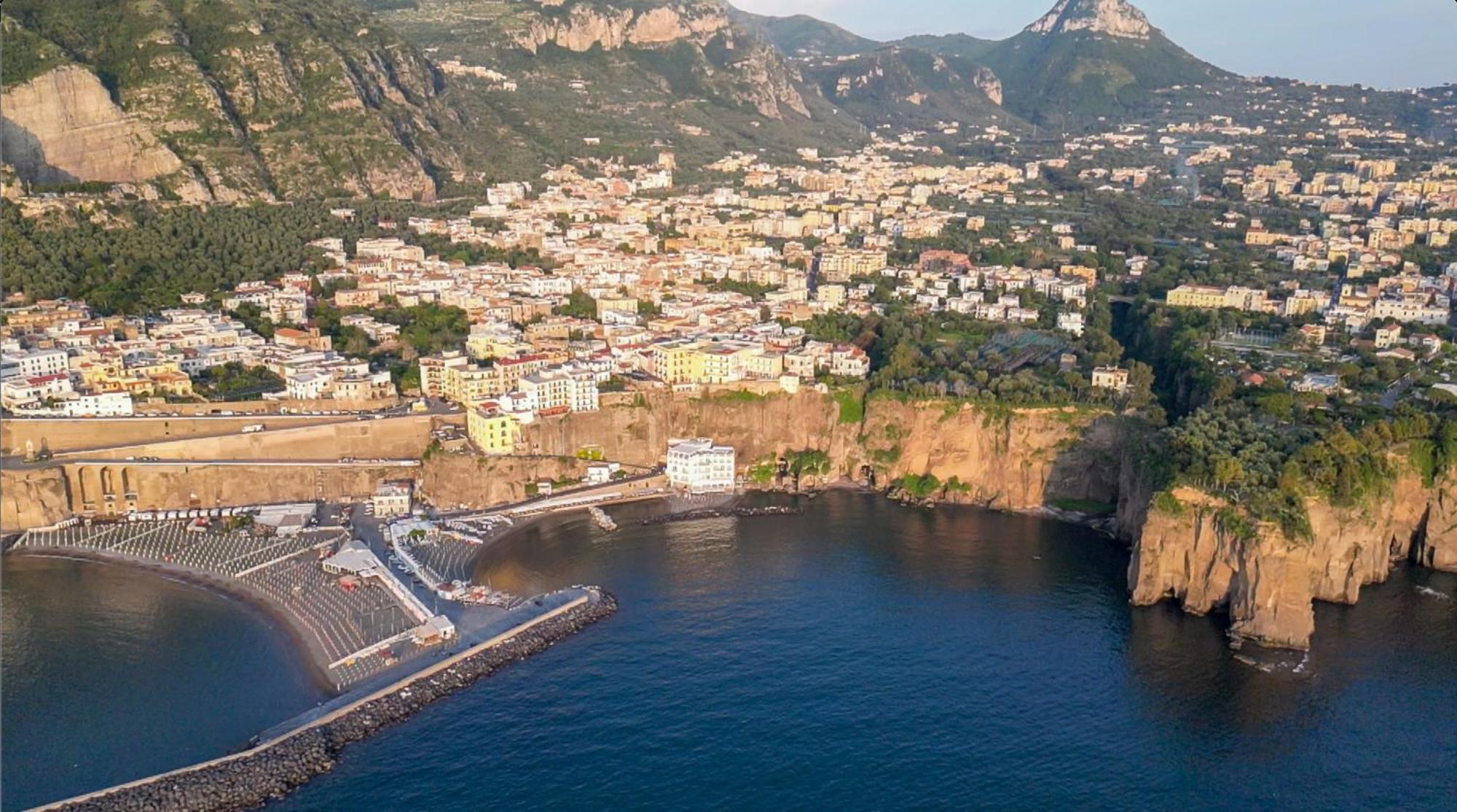 Hotel Giosue' A Mare Sorrento Мета Екстериор снимка