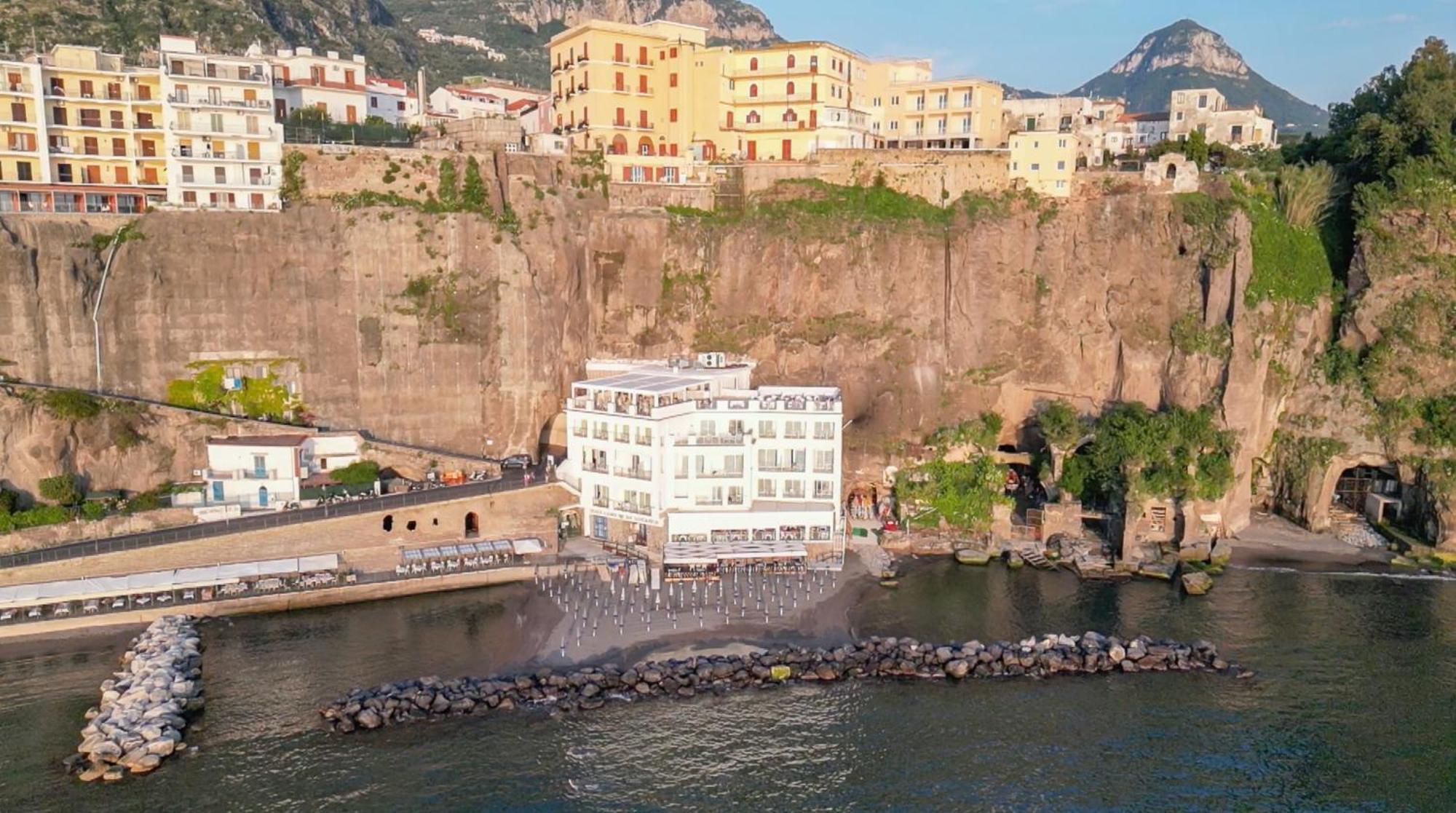 Hotel Giosue' A Mare Sorrento Мета Екстериор снимка