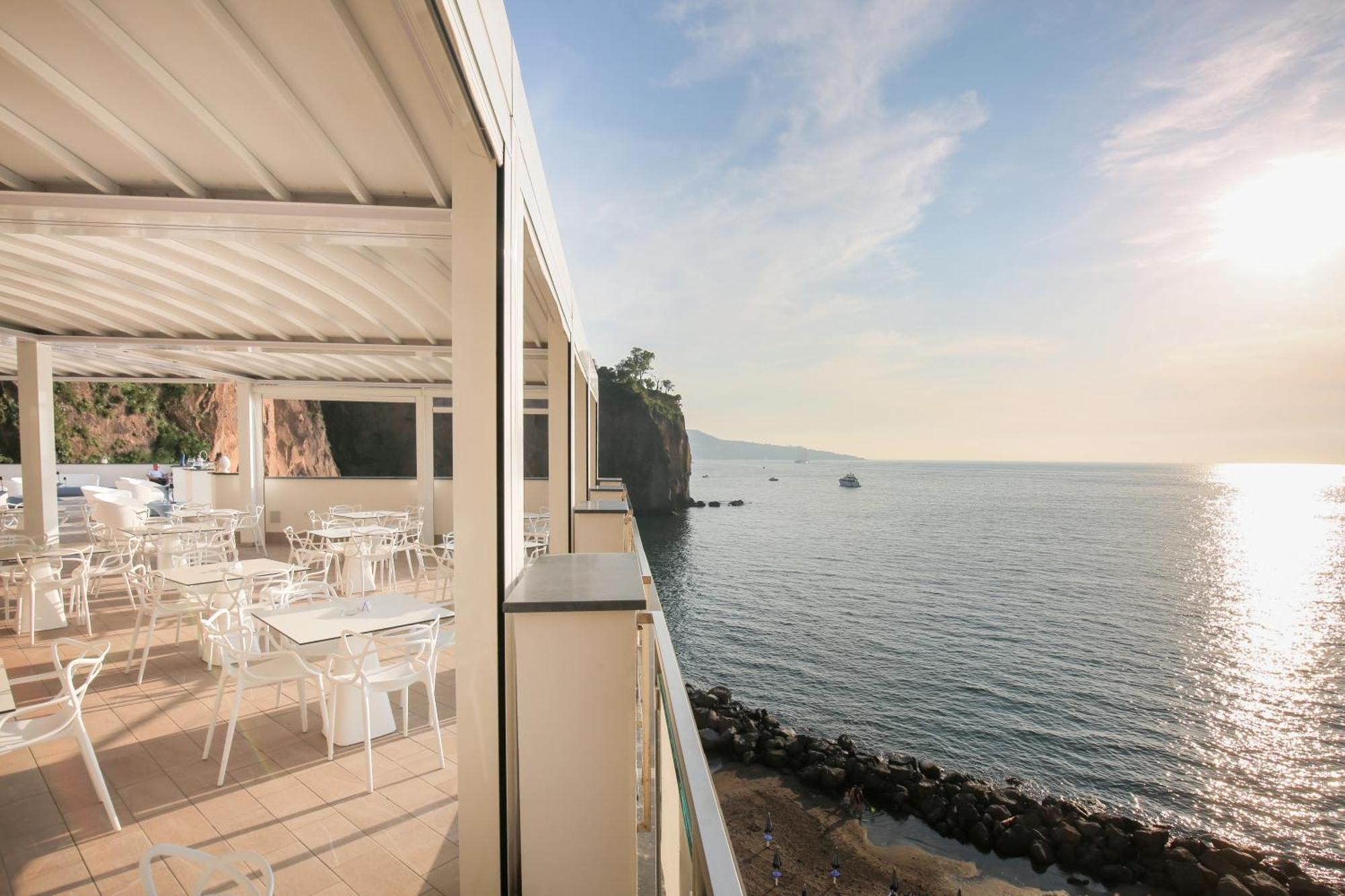 Hotel Giosue' A Mare Sorrento Мета Екстериор снимка