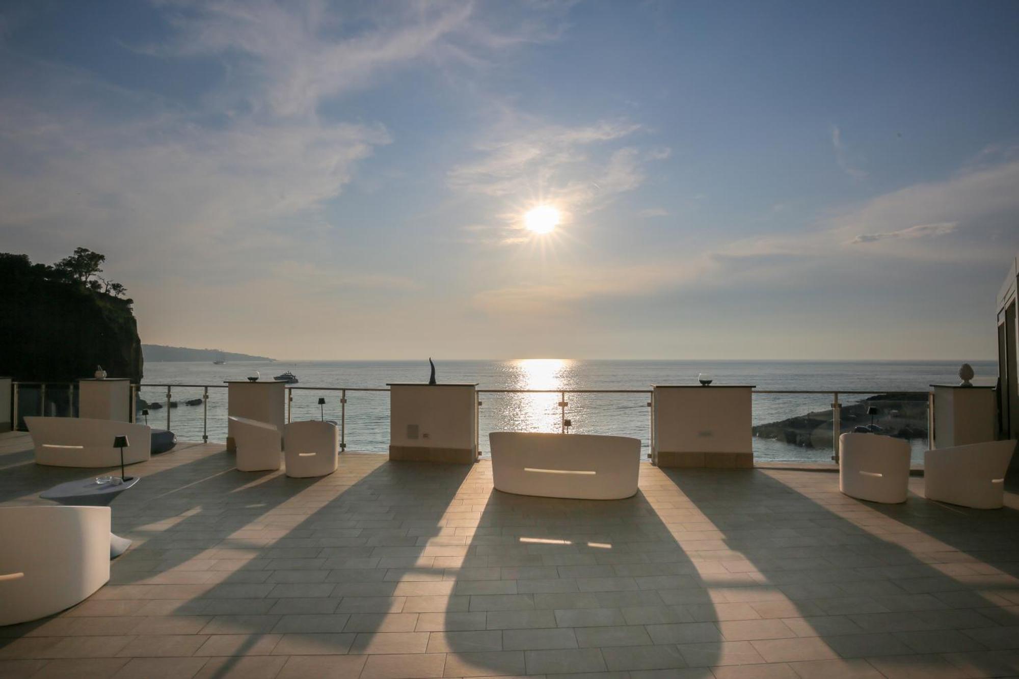 Hotel Giosue' A Mare Sorrento Мета Екстериор снимка