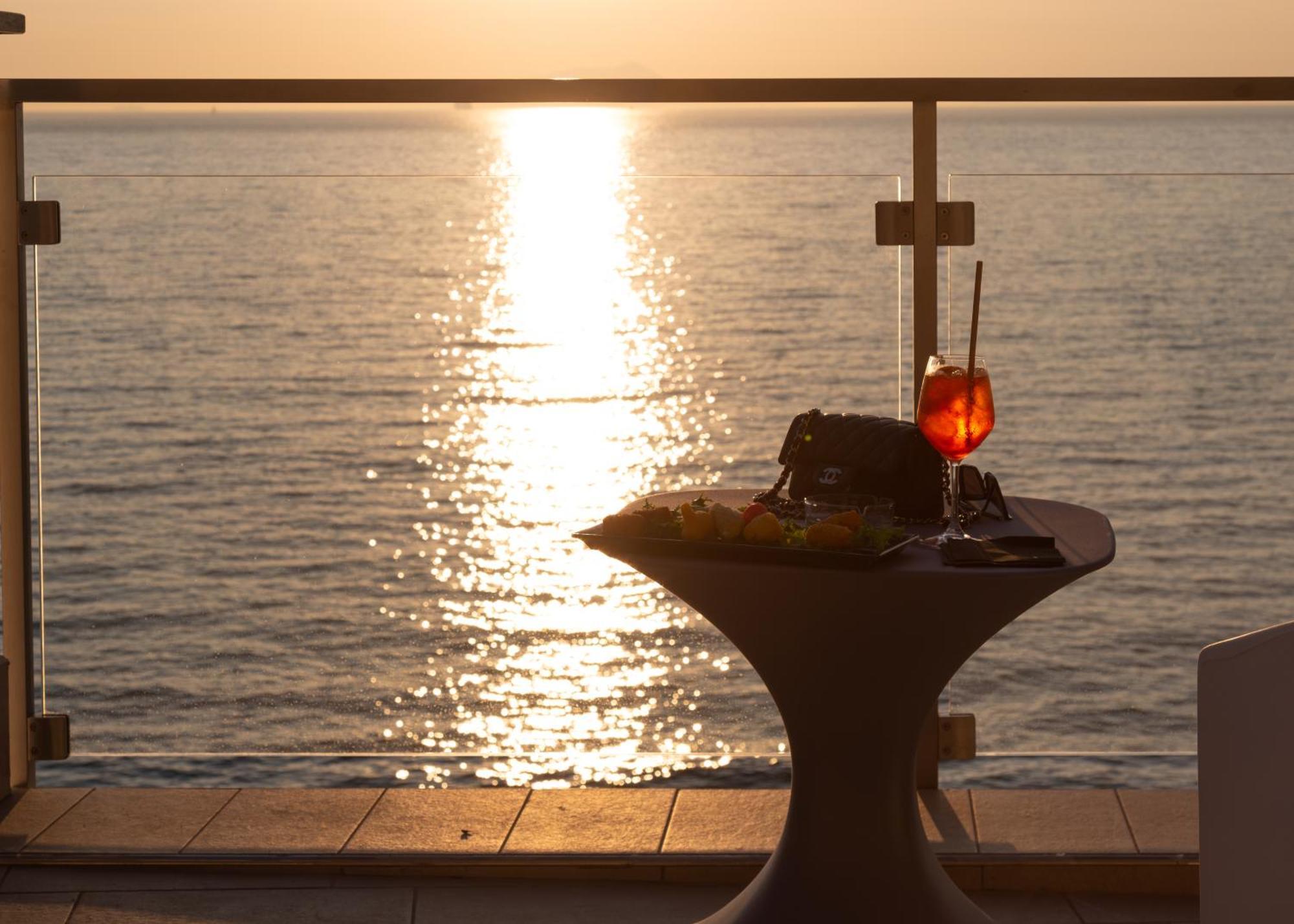 Hotel Giosue' A Mare Sorrento Мета Екстериор снимка