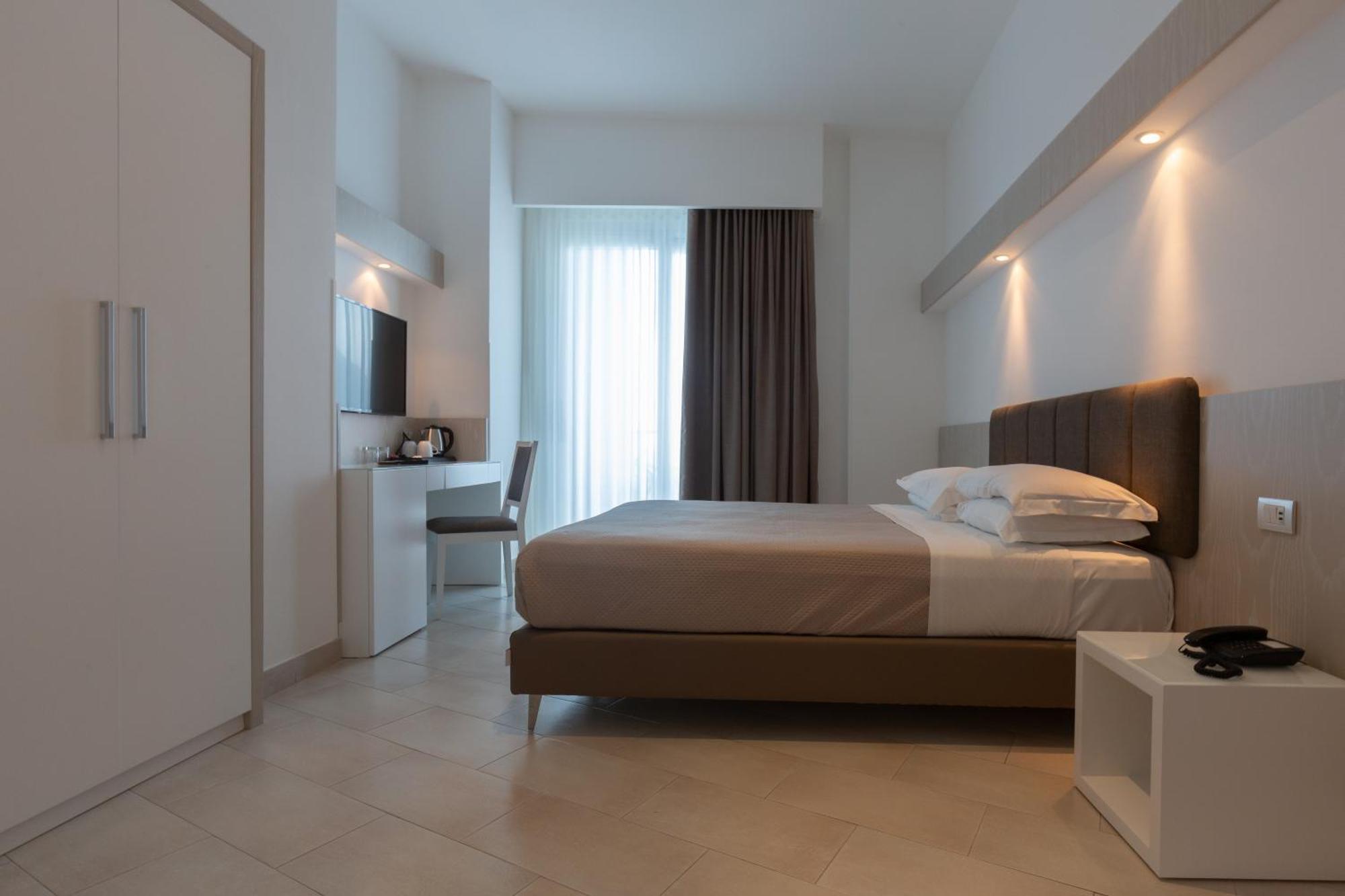 Hotel Giosue' A Mare Sorrento Мета Екстериор снимка