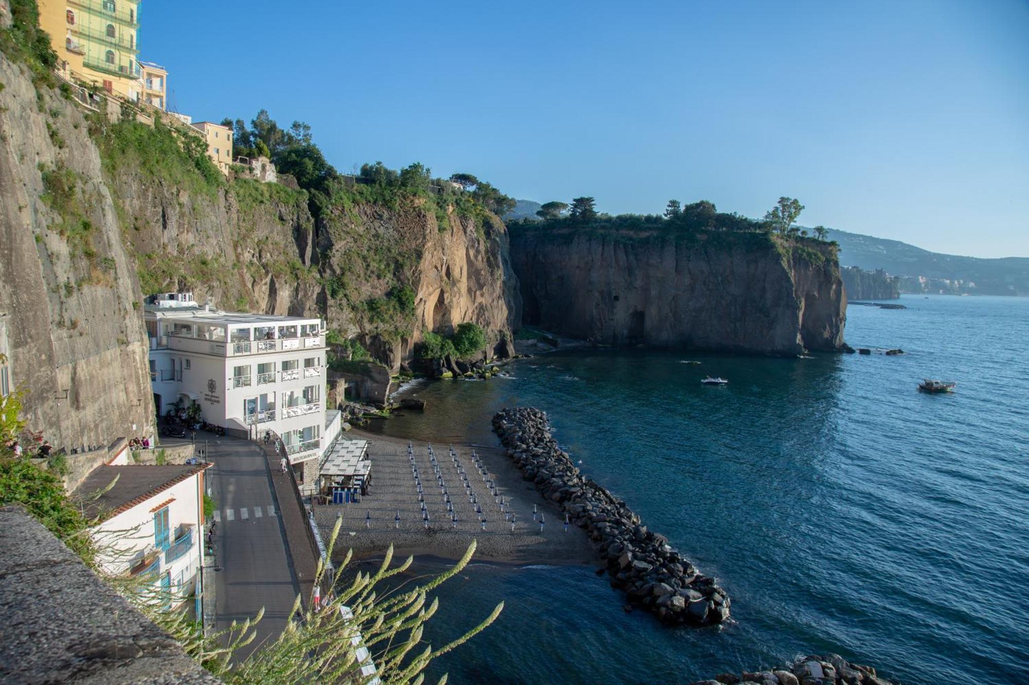 Hotel Giosue' A Mare Sorrento Мета Екстериор снимка